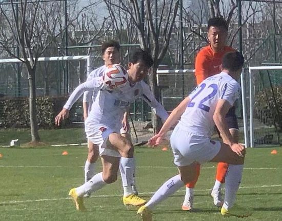 比赛关键事件：第55分钟，水晶宫获得点球！