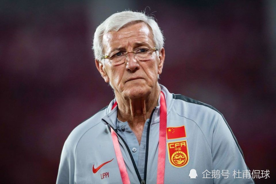 荷兰中场范德贝克现年26岁，加盟曼联后始终状态不佳，本赛季仅替补出场了2次，出场时间只有21分钟。